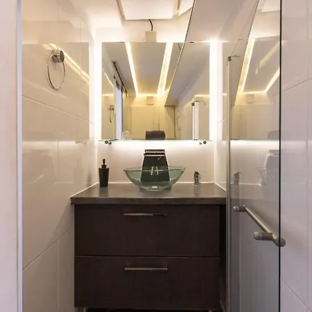 Beautiful Studio 14 M For 2 With Wi-fi Downtown Apartment *