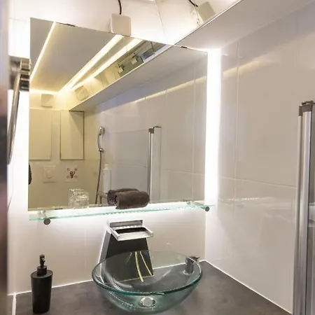 Beautiful Studio 14 M For 2 With Wi-fi Downtown