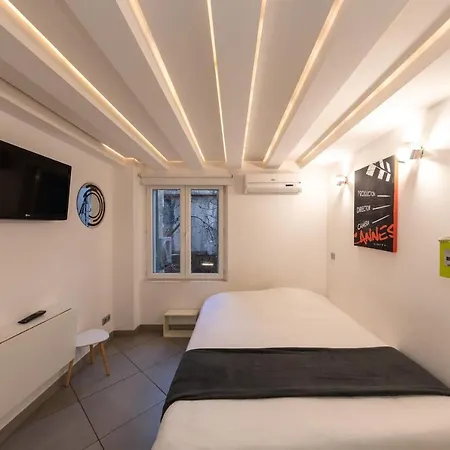 Beautiful Studio 14 M For 2 With Wi-fi Downtown Cannes